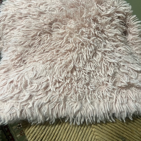 Intelligent design pillow case lightly used - Picture 2 of 4